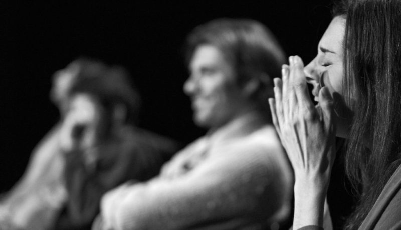 "Breve racconto domenicale", di Matias Feldman. Tradotto e diretto da Manuela Cherubini. Nella foto: Luisa Merloni, Marco Quaglia, Alessandro Riceci e in primo piano Patrizia Romeo