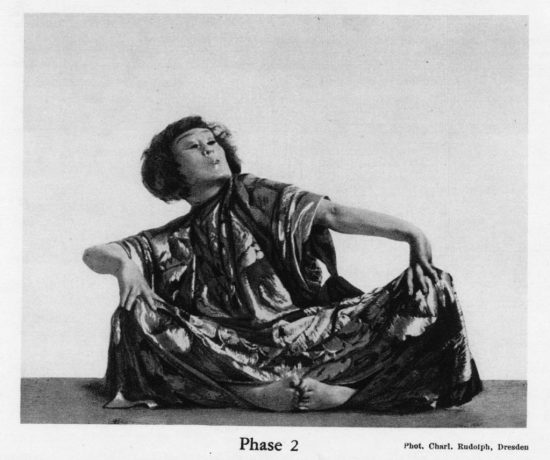 Mary Wigman in "Hexentanz", 1926. Foto di Charlotte Rudolph