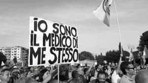 Manifestazione No Green Pass a Roma. Fonte: www.ilfonogramma.it