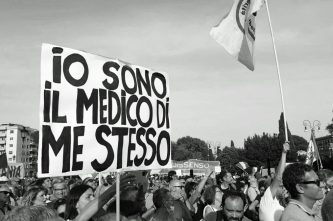 Manifestazione No Green Pass a Roma. Fonte: www.ilfonogramma.it